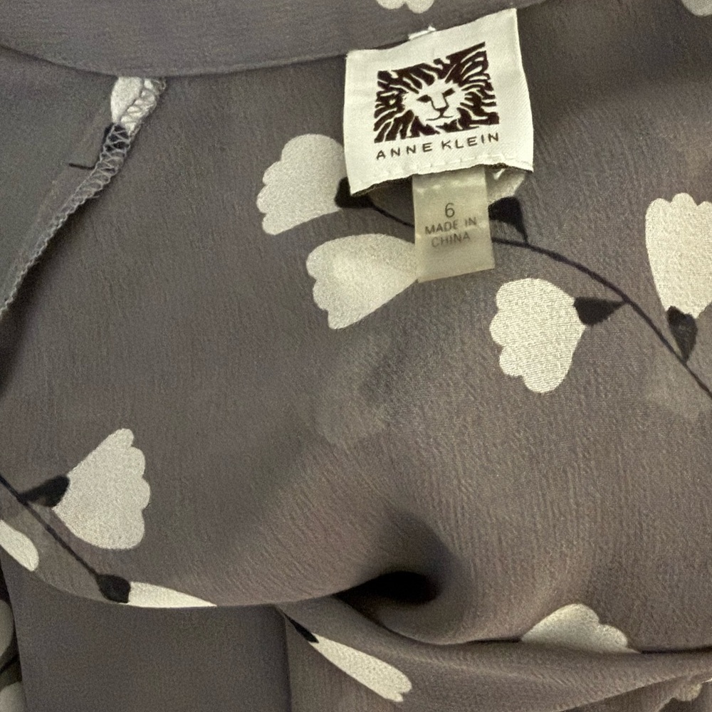 Anne Klein Gray Floral V-Neck Long Sleeve Midi Dress - Picture 5 of 6